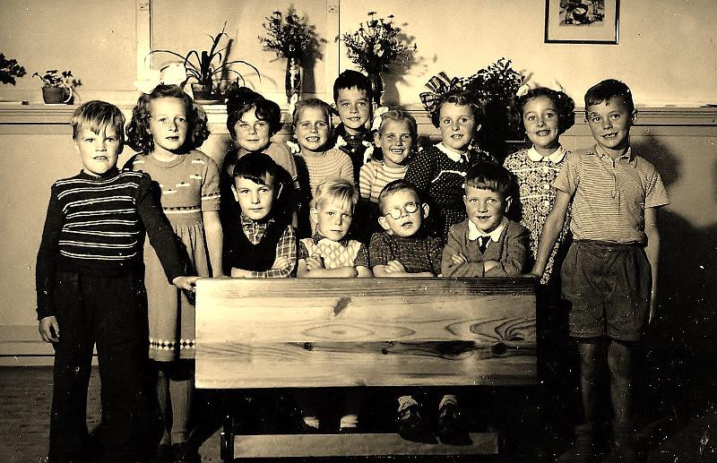 Personalia-Ritthem-2253.jpg - Bram Koppejan-Jo Wisse-Leida Lijnse-Koos van Belzen-Jan Oste-Mientje van Belzen-Nel de Dreu-Nellie Janse Ko de Lange-Wim Cevaal-Cees Stro-Wim Gideonse-Joop v d Velde